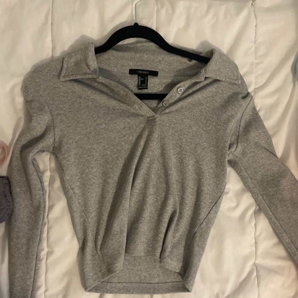 GREY COLLAR CROP TOP